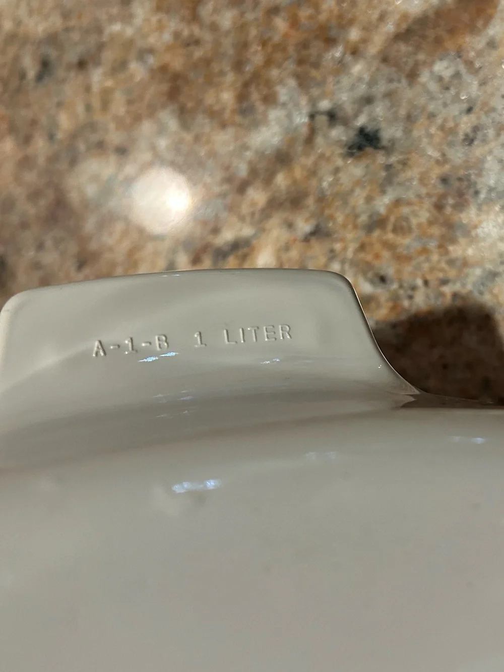 Corningware “Abundance” #A-1-B 1 liter Covered Casserole w/Pyrex Lid A-7-C.